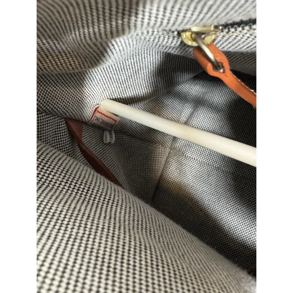 Dooney & Bourke large dooney